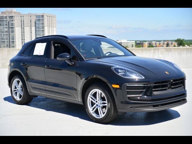 2025 Porsche Macan Base