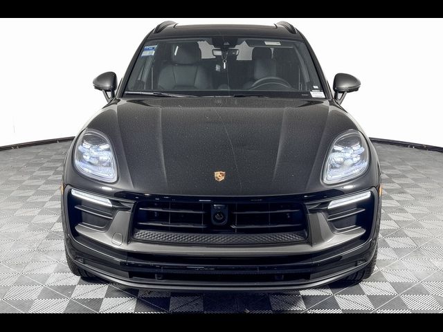 2025 Porsche Macan T