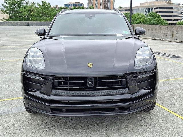 2025 Porsche Macan T