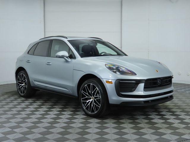 2025 Porsche Macan T