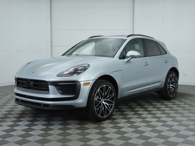 2025 Porsche Macan T