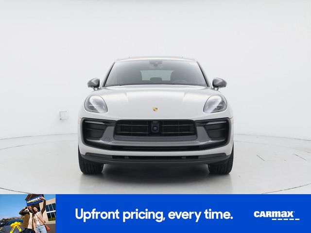 2025 Porsche Macan T