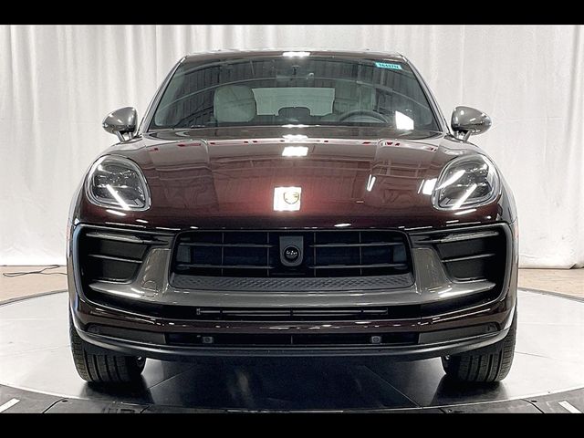 2025 Porsche Macan T