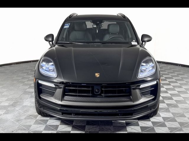 2025 Porsche Macan T