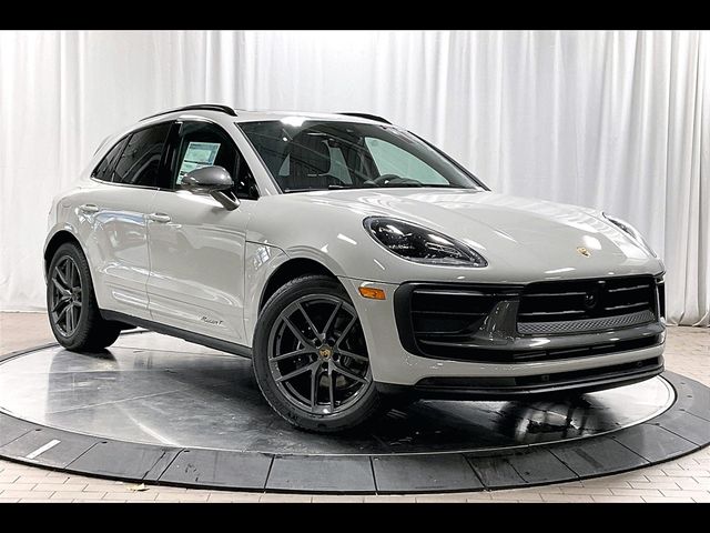 2025 Porsche Macan T