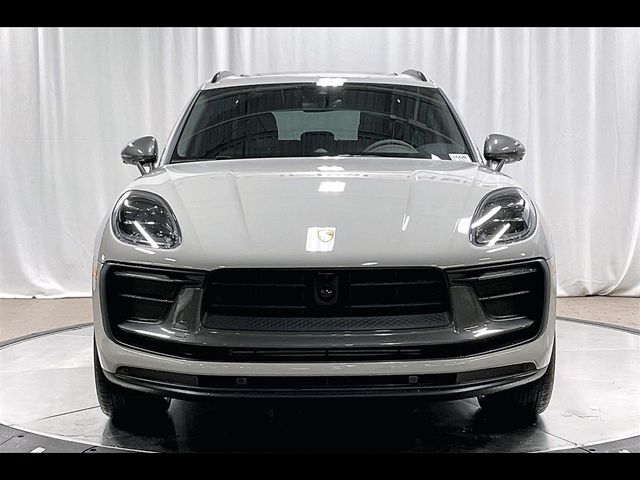 2025 Porsche Macan T