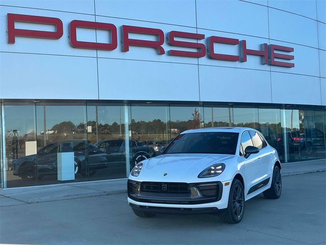 2025 Porsche Macan T