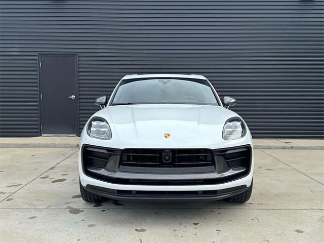 2025 Porsche Macan T