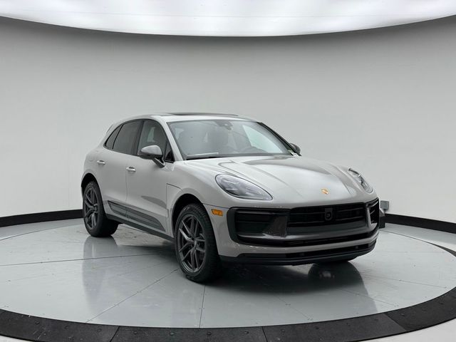 2025 Porsche Macan Base