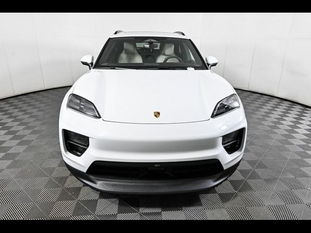 2025 Porsche Macan Electric 4S