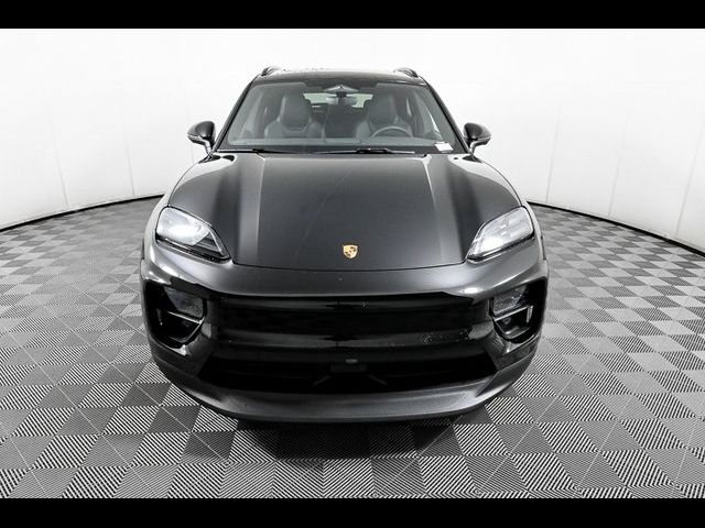 2025 Porsche Macan Electric 4S
