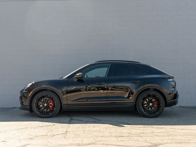 2025 Porsche Macan Electric 4S