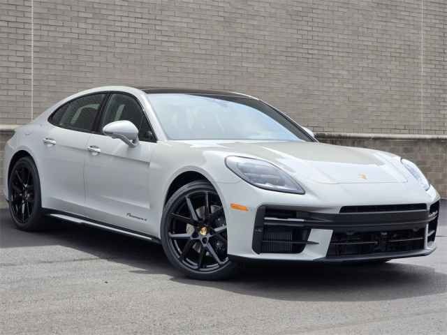 2025 Porsche Panamera 4