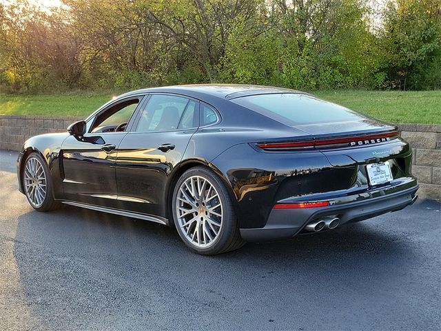 2025 Porsche Panamera 4