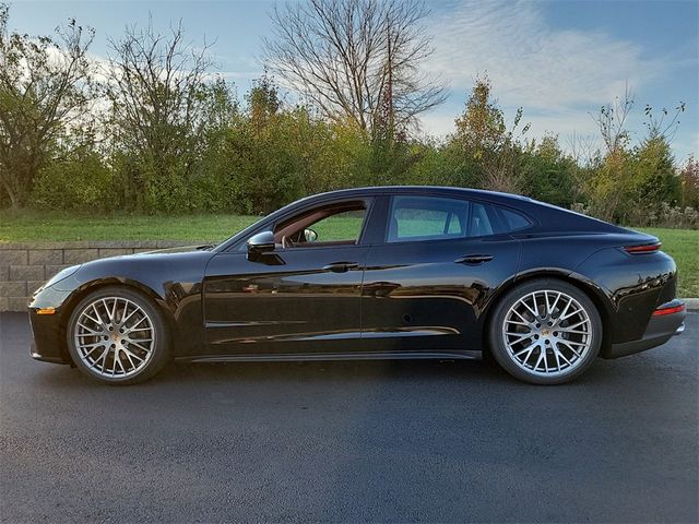 2025 Porsche Panamera 4