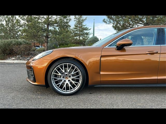 2025 Porsche Panamera 4