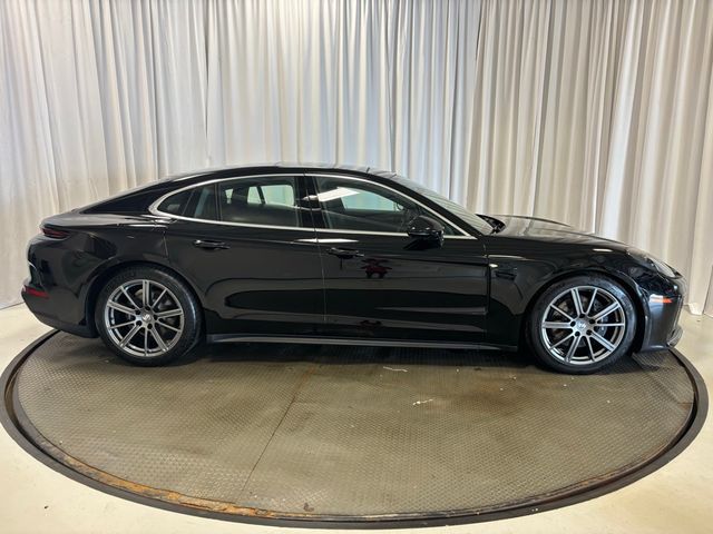 2025 Porsche Panamera 4