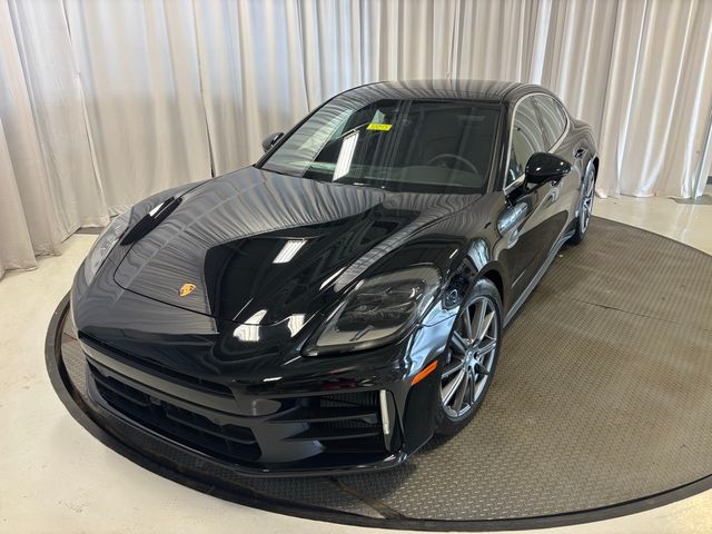 2025 Porsche Panamera 4