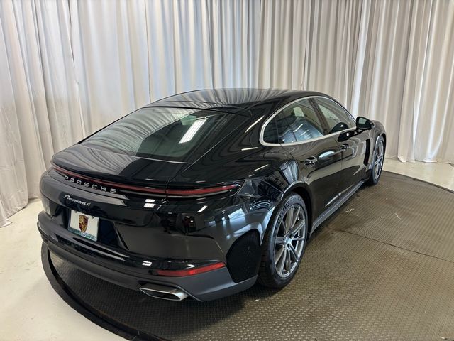 2025 Porsche Panamera 4