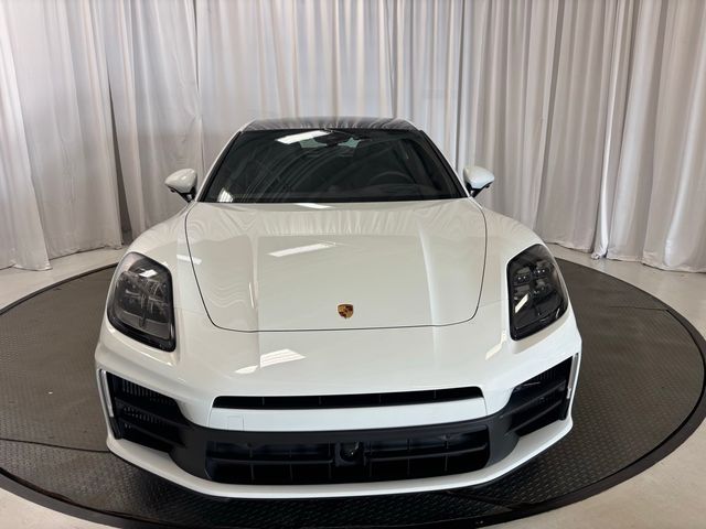 2025 Porsche Panamera 4