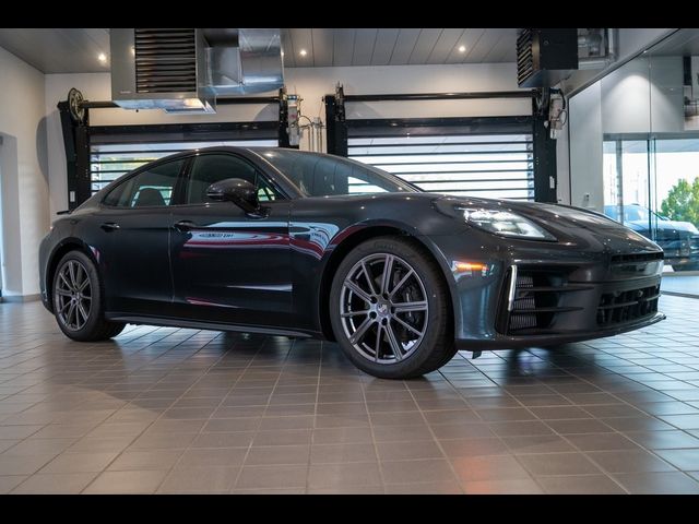 2025 Porsche Panamera 4