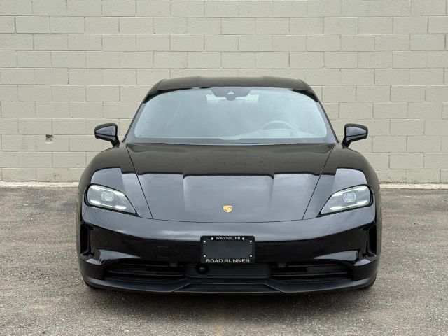 2025 Porsche Taycan 4