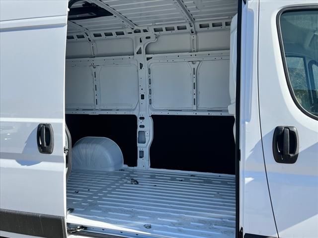 2025 Ram ProMaster Cargo Van SLT+