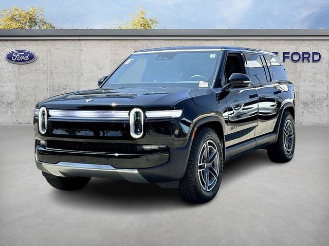 2025 Rivian R1S Adventure