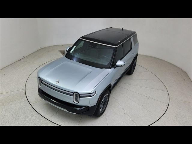 2025 Rivian R1S Adventure