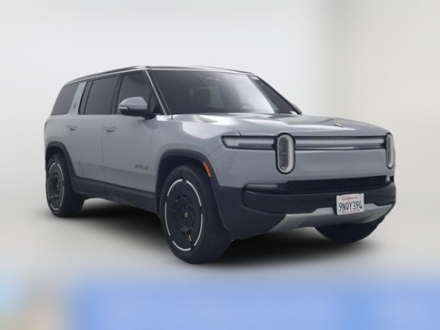 2025 Rivian R1S Adventure