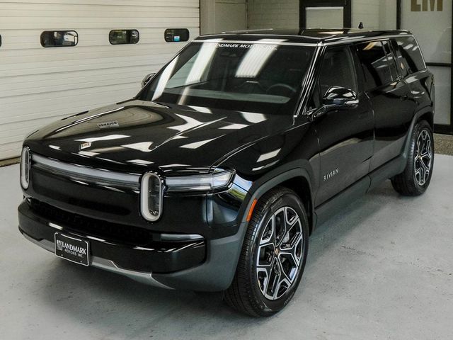 2025 Rivian R1S Adventure