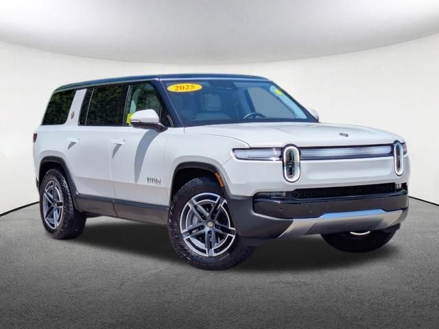 2025 Rivian R1S Adventure