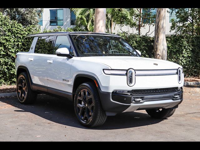 2025 Rivian R1S Adventure