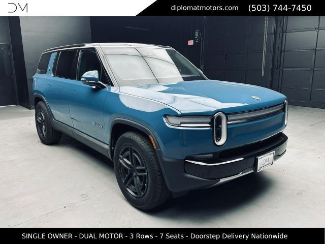 2025 Rivian R1S Adventure
