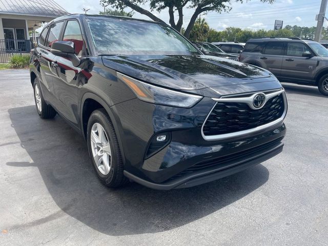 2025 Toyota Highlander LE