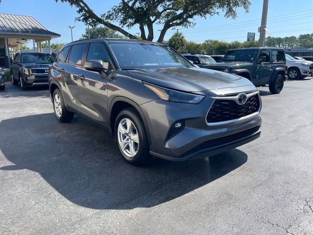 2025 Toyota Highlander LE
