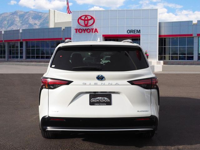 2025 Toyota Sienna Platinum