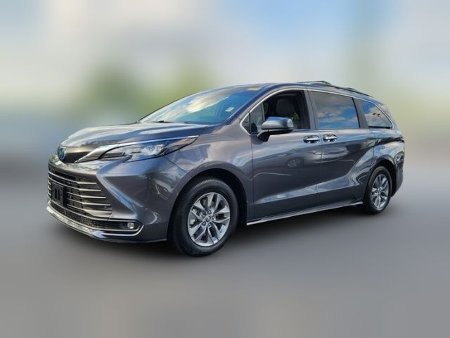 2025 Toyota Sienna XLE