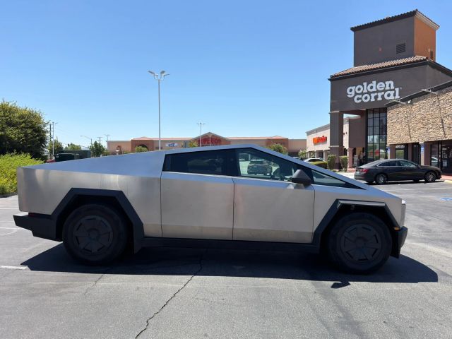 2025 Tesla Cybertruck Base