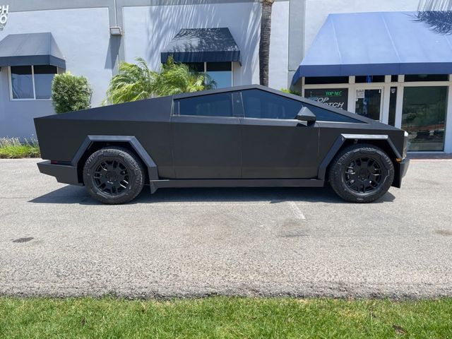 2025 Tesla Cybertruck Cyberbeast