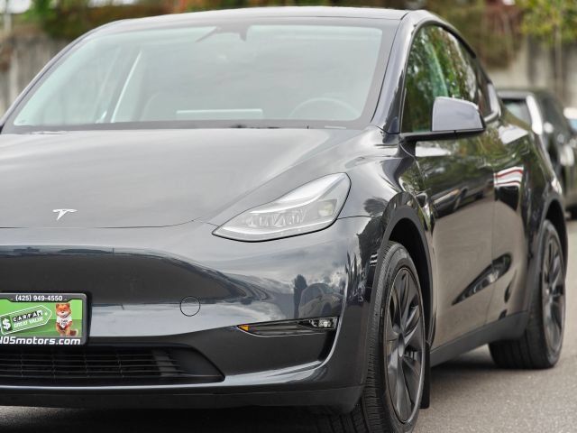 2025 Tesla Model Y Long Range