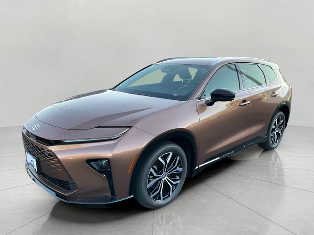 2025 Toyota Crown Signia XLE