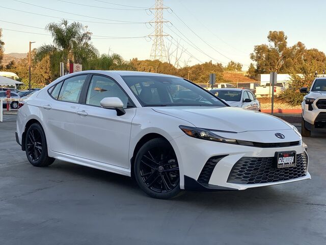 2025 Toyota Camry SE