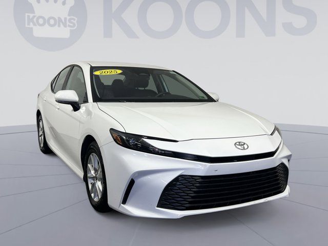 2025 Toyota Camry LE