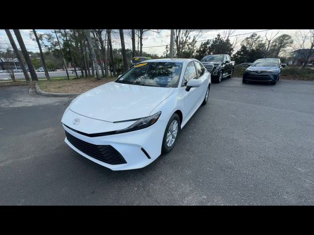 2025 Toyota Camry LE