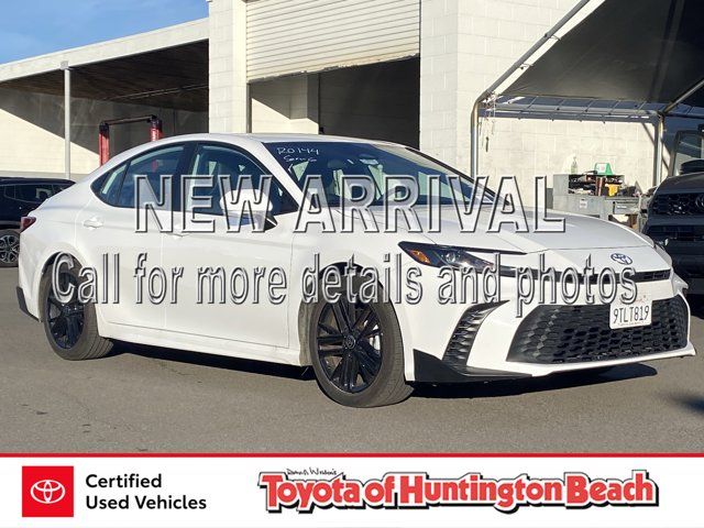 2025 Toyota Camry SE