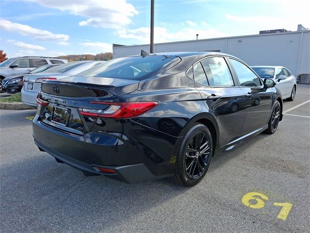 2025 Toyota Camry SE