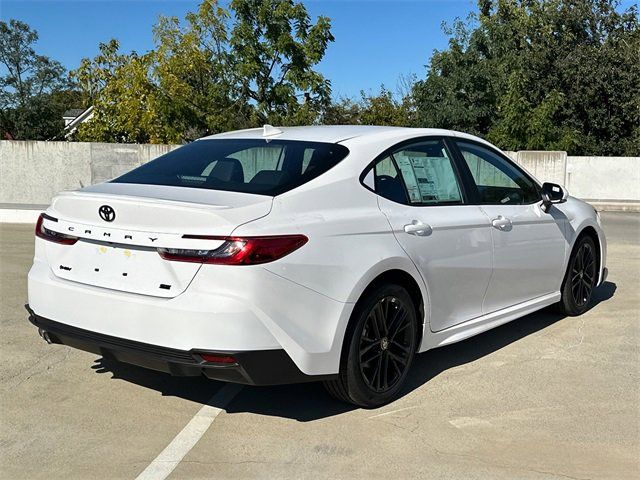 2025 Toyota Camry SE