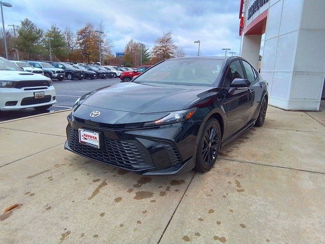 2025 Toyota Camry SE