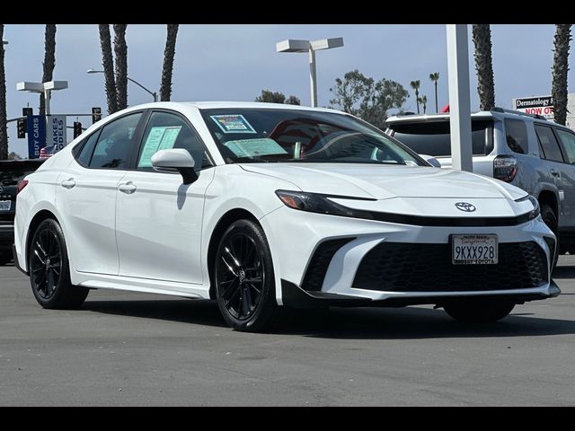 2025 Toyota Camry SE